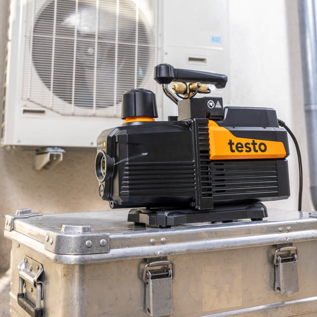 TESTO 565i  Smart vacuum pump 7 CFM / 198 l/min